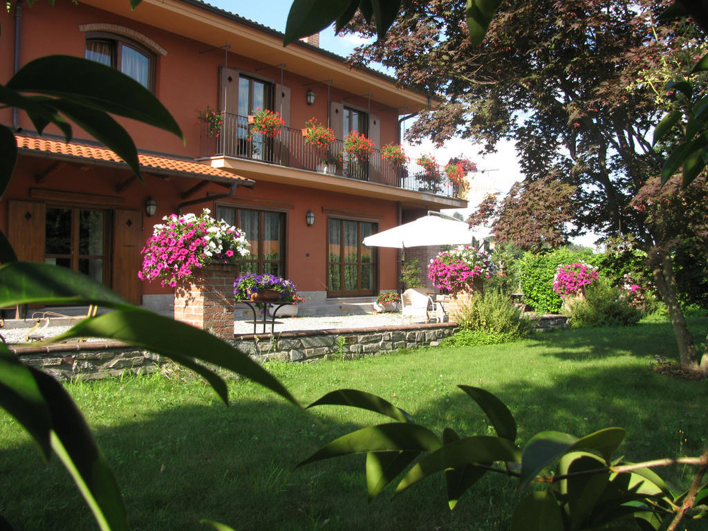 Вилла Agriturismo La Virginia Revello Экстерьер фото